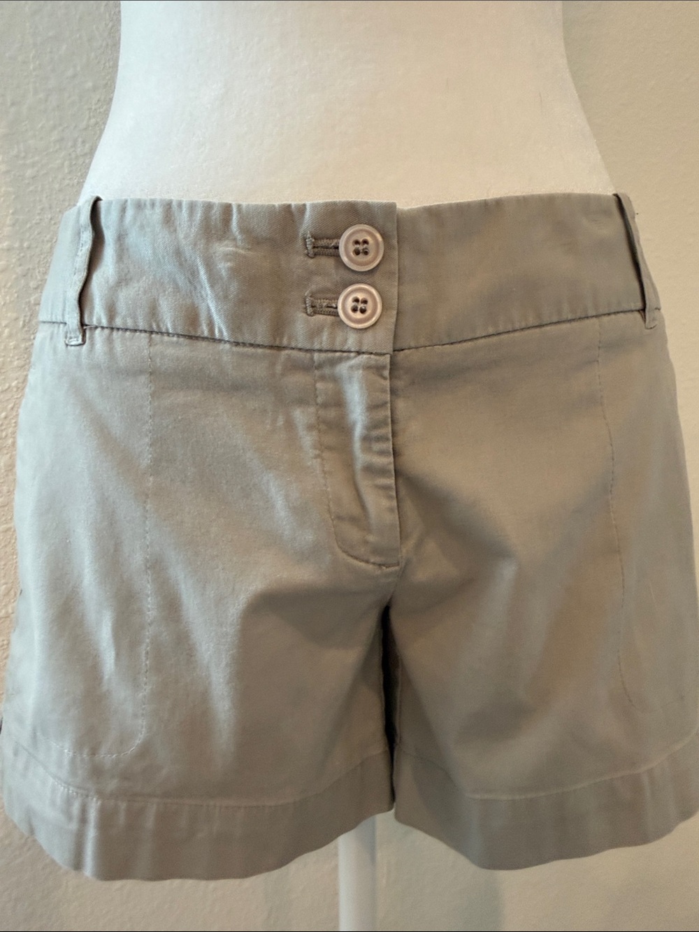 Women's Casual Double-Button Khaki Shorts